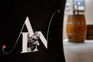 Zoom sur le logo du domaine de l'Aiguillette (©Bénédicte Lacroix)