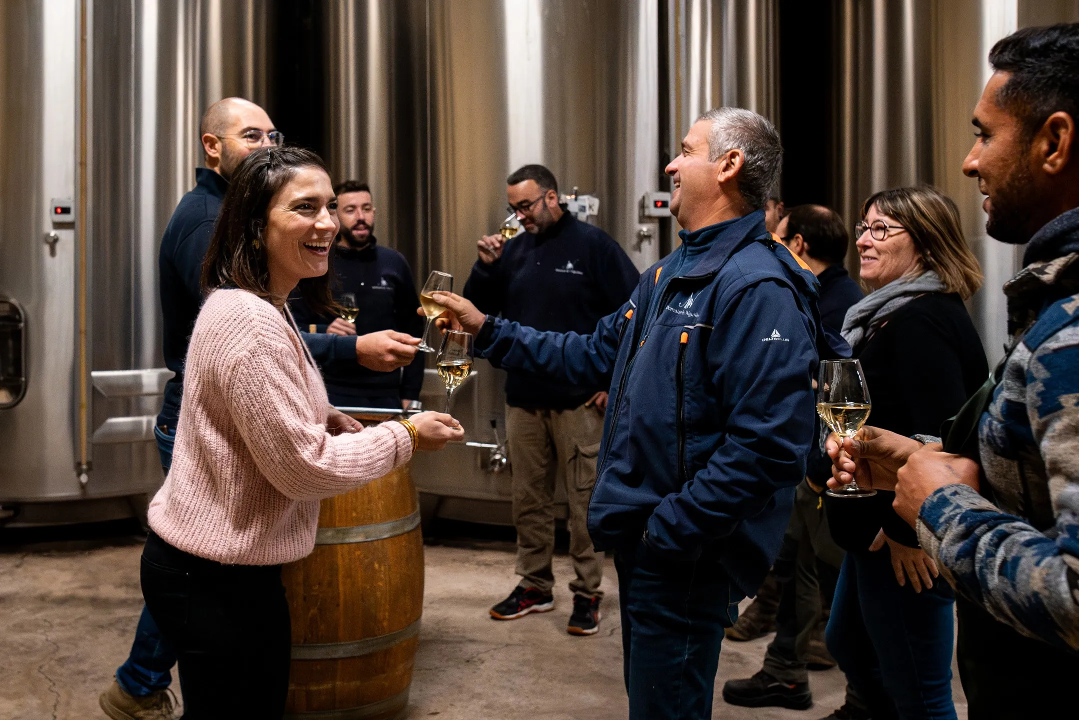 Team bonding and wine tasting moments (©Bénédicte Lacroix)